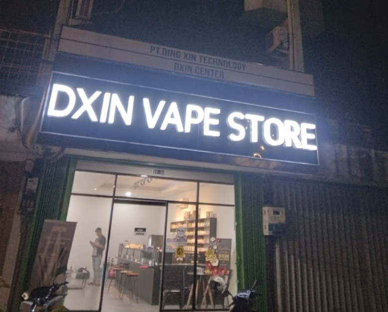 DXIN vape Store Tom